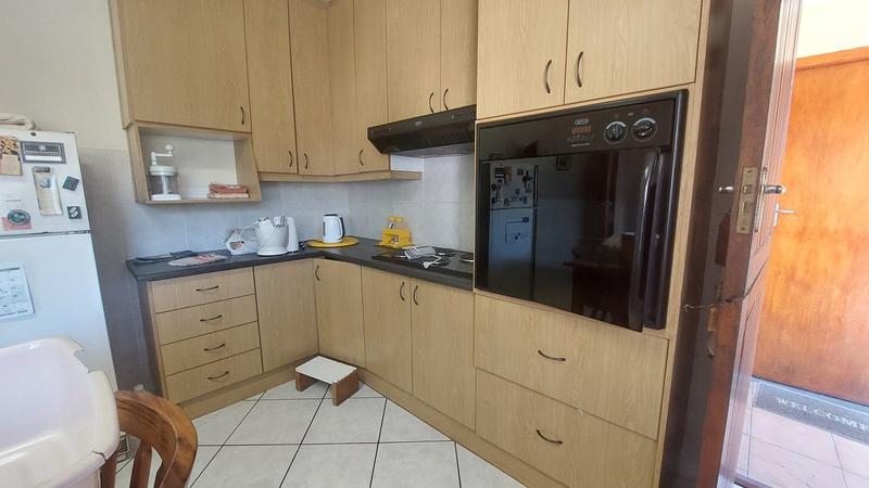 To Let 3 Bedroom Property for Rent in Chrismar Western Cape